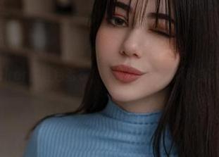 Alina Becker的红色毛衣，无可避免的高清诱惑，速来下载！