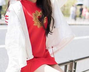 MiStar魅妍社 - 大白兔emma的写真，眼镜里透出的各种意味，让人忍不住想多看几眼。