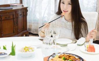 MiStar魅妍社 - 王雨纯妹，写真外面看不出是她家那位，分享真会翻车！