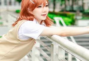 这双马尾也太带感了吧？Sally Dorasnow的写真里全是极具诱惑的资源！