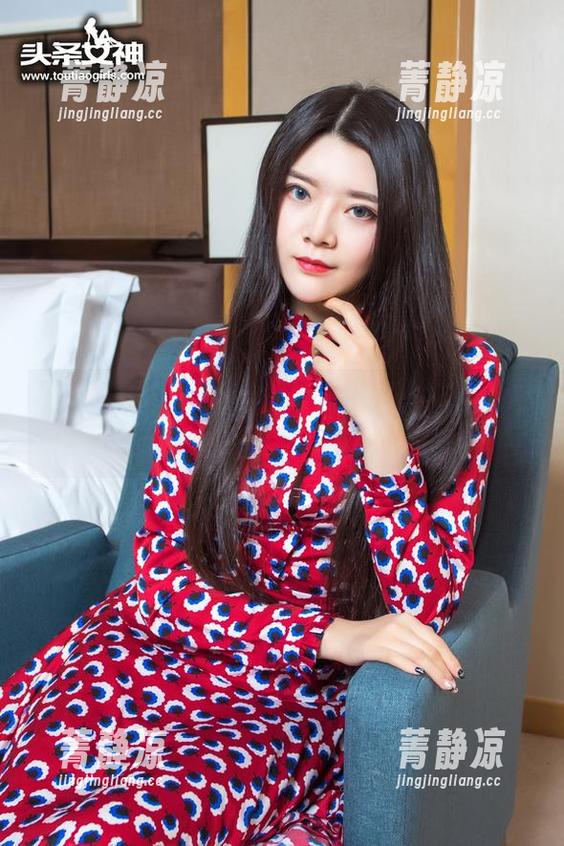 TouTiao头条女神 - 泳衣写真，艾小青是怎么把自己变成海滩女神的？