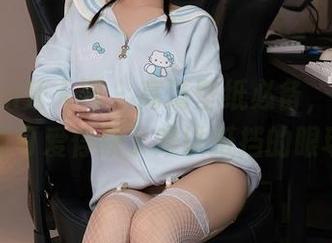 Xiuren秀人网 - 高清壁纸必备，九千柒柒的可爱俘获了难以抵挡的眼球。