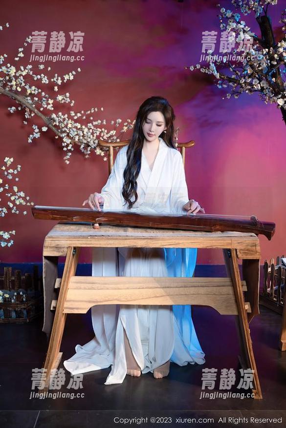 Xiuren秀人网 - 隐藏宝藏，资源中的吴怡怡连体衣值得每天翻看100遍。