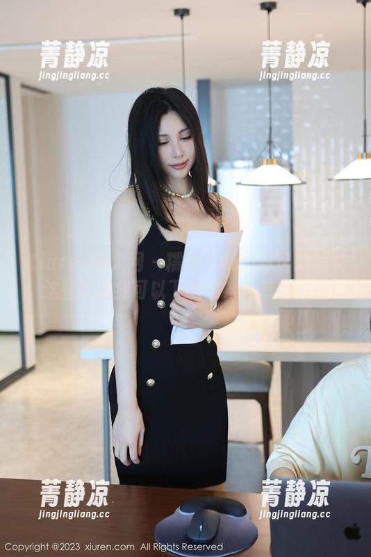 Xiuren秀人网 - 糯美子nini自己的图集：这些自拍我可以下载吗？真想拷贝走！