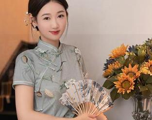 Xiuren秀人网 - 萌琪琪Irene教你如何在海边拍出超级高清的壁纸！