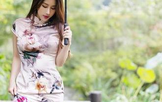 YouMi尤蜜荟 - 看到妲己toxic的礼服，我在想更新图包能不能让我也变得闪亮？！