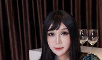 YouWu尤物馆 - “又是你！”FoxYini孟狐狸带着礼服美图合集回归，时光倒流的那种。