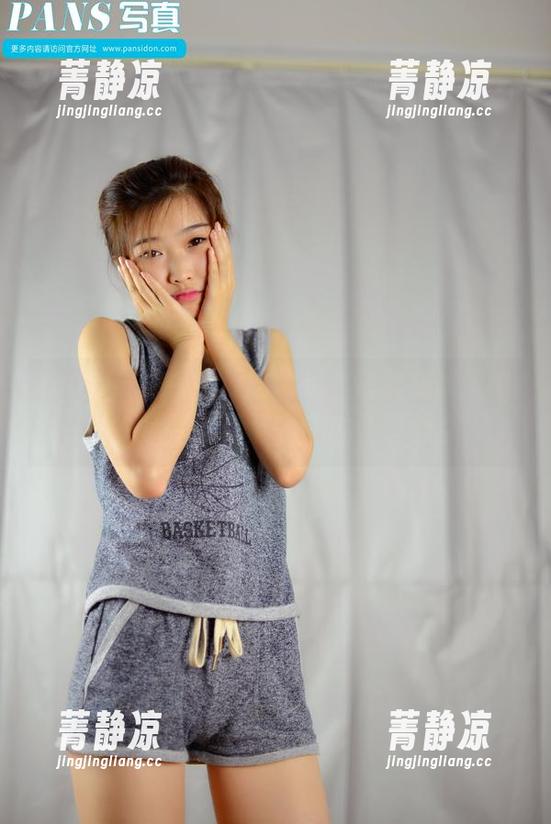 pans - 这条礼服与锐锐，搭配成就了一幅…又好像在画什么别的，真复杂。