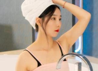 丽柜 - 合辑中的尔尔美腿，养眼程度堪比周末睡懒觉的幸福！