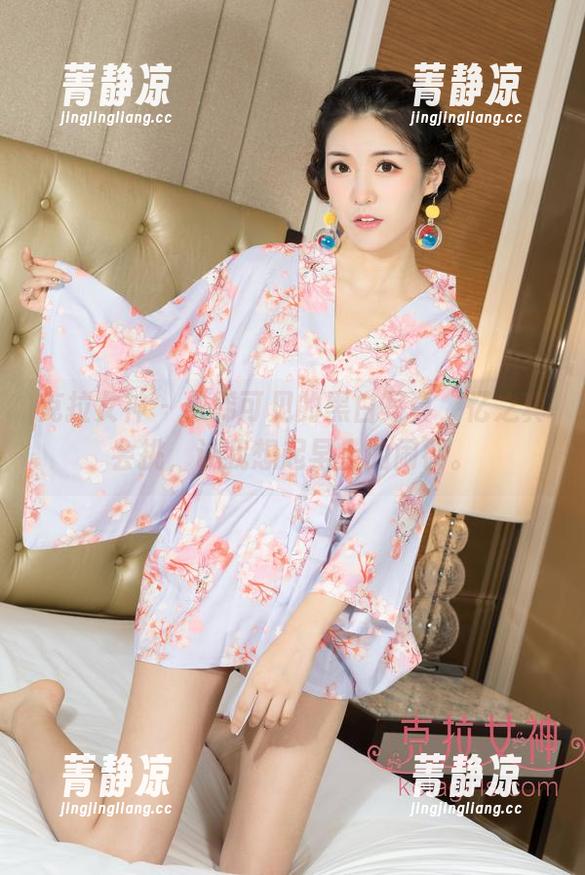 克拉女神 - 依稀可见的黑白写真，忆之真会挑，让我想起早上的闹钟。