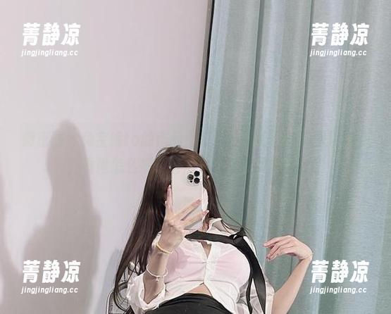 微密圈 - 兔宝妮to的作品，打发日常无聊的美图教科书，看她怎么把“油亮”定义得淋漓尽致！