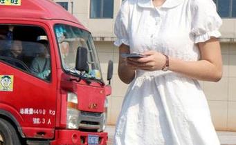 初夏女神 - 依依和她的裤里丝：好奇心爆棚的写真套图分享！
