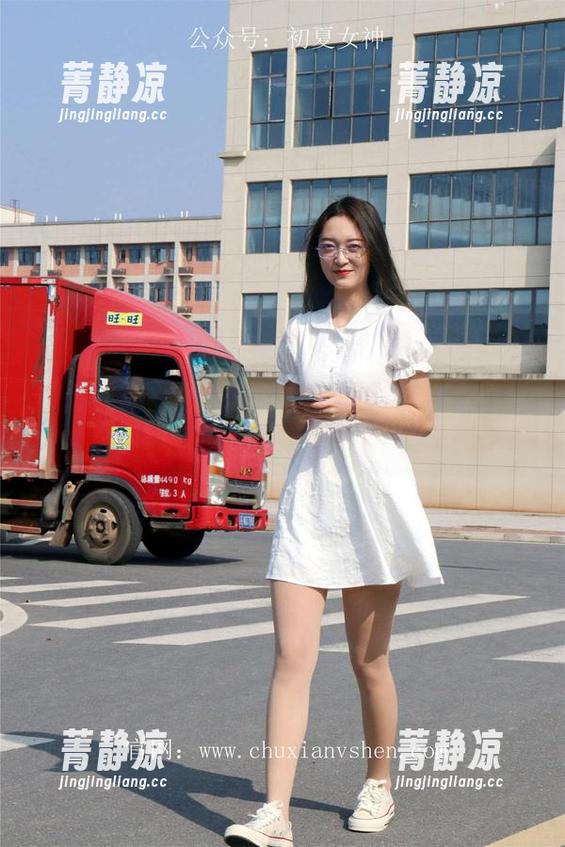 初夏女神 - 依依和她的裤里丝：好奇心爆棚的写真套图分享！