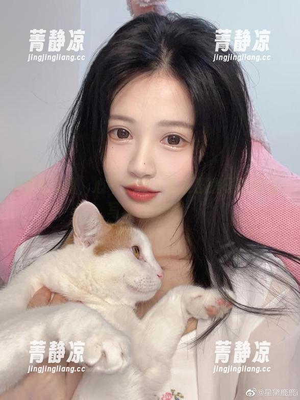 壁纸有图，心中无数，千反田鹿子的纯白写真让我嗨！