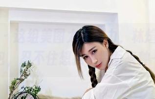 嗲囡囡 - 这组美图太有魔力，林煊煊的粉色图包，忍不住想找个墙面来种一朵！