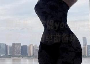 微密圈 - 图片里，安妮yoo的风华就是一遍又一遍的单曲循环。