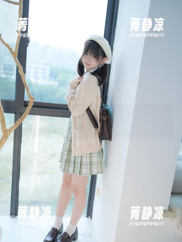 原图泄露：穿上这些蝴蝶结过膝袜，你也想成为少女秩序里的主角嘛？