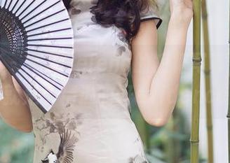 尤蜜荟 - 娜露Selena的短裙写真，咋一看就是个精选的好evidence。