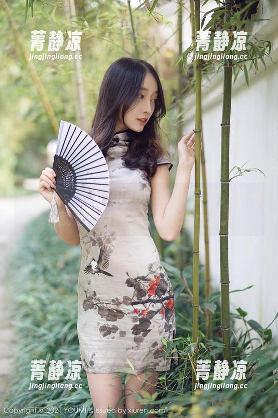 尤蜜荟 - 娜露Selena的短裙写真，咋一看就是个精选的好evidence。