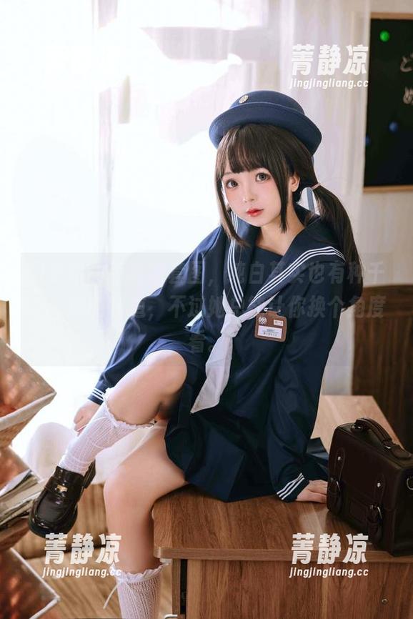 日奈娇的新高清套图，纯白其实也有种千篇一律的味道，不过她总能让你换个角度看。