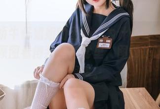 日奈娇牛仔姐姐的困惑：为什么要有牛仔裤？原图看得我云里雾里，图册却让我想了很多。