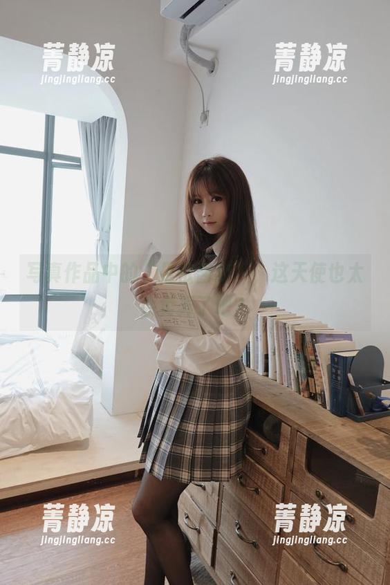 是依酱吖 写真作品中的“是依酱吖”,这天使也太会卖弄了吧?