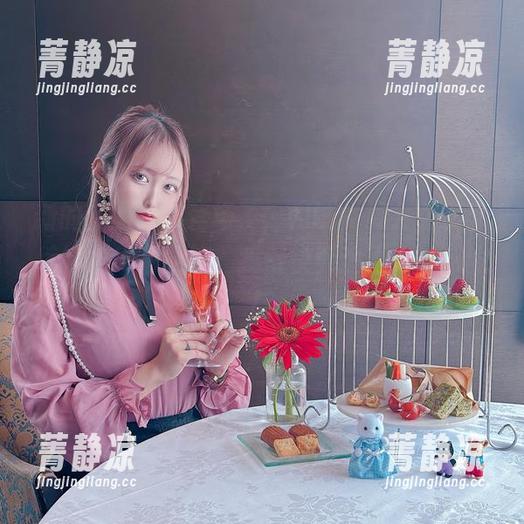 新的套图更新登场了，月城委员会女王继续她的华丽之旅，我都快要追不上的感觉！