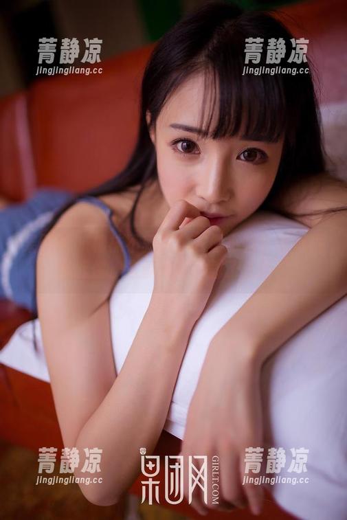 果团网 - 棉袜不就只是衣橱小物？张琳熙告诉你，这事儿得下载了才行！