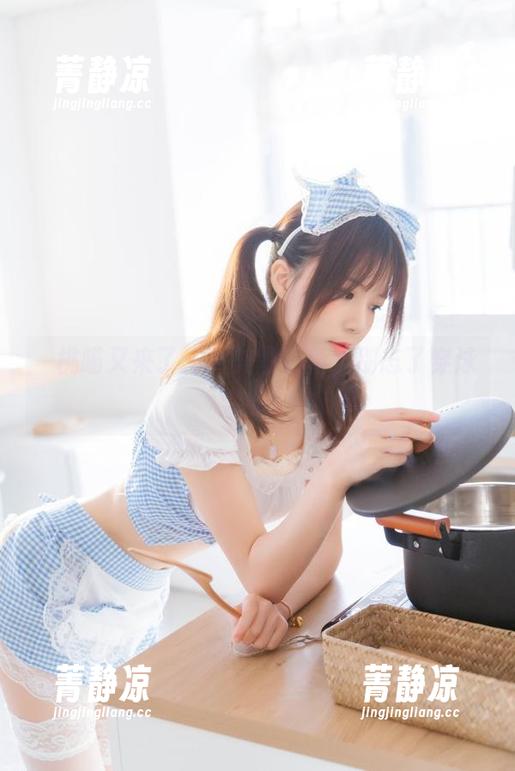 桜桃喵又来了——美图更新，别忘了穿泳装哦！