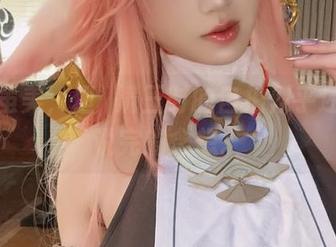 图片虽美，但桜满三时的自拍似乎还有未说完的念想。