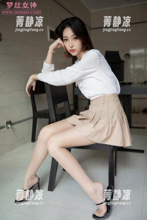 梦丝女神 - 王娇娇透露的天台JK少女，高清图包到底给了我多少期待