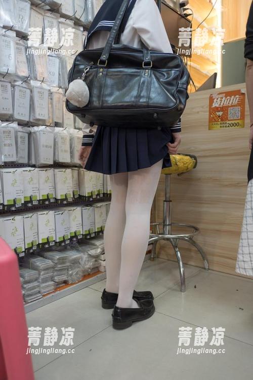 学校风光？森萝财团的高中女生K白丝写真，免费让你搬回家！
