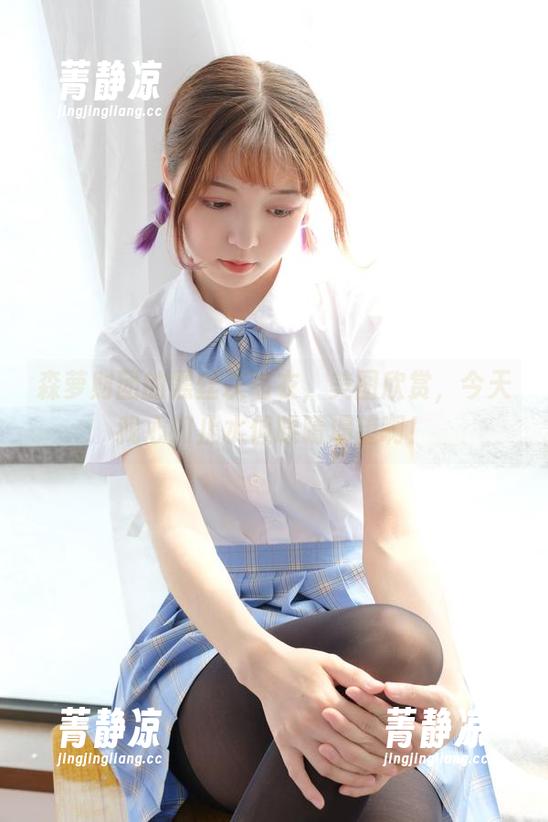 森萝财团的黑丝灰毛衣，美图欣赏，今天我心如止水但眼睛渴望啊！