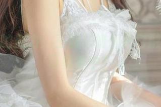 白衬衫的魔力：王羽杉如何把它融入她的写真集中？