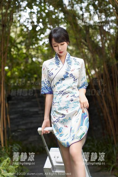 秀人网 - Jennifer小若“厨娘”新作，福利图包，食物和画面都让人流口水！