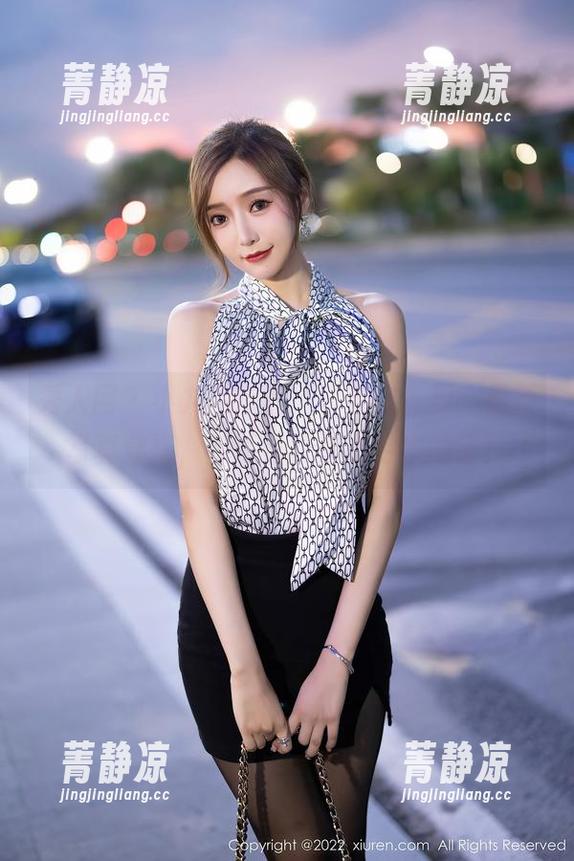 秀人网 - 小九月带你入“毛衣”界，最新写真穿搭，辣手摧花都是毛衣的错！