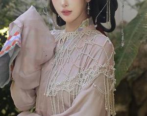 秀人网 - 再看一次：小魔女奈奈和蕾丝的作品，不同的视角或许会有新领悟