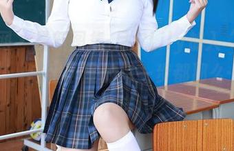 秀人网 - 最新图集-月夕Lily加入“睡衣革命”，走出卧室的每一步都那么……懒洋洋