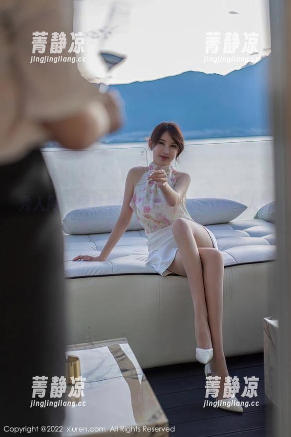 秀人网 - 图片里的谢晚晚，透明得让人恍惚，是清新还是露骨？