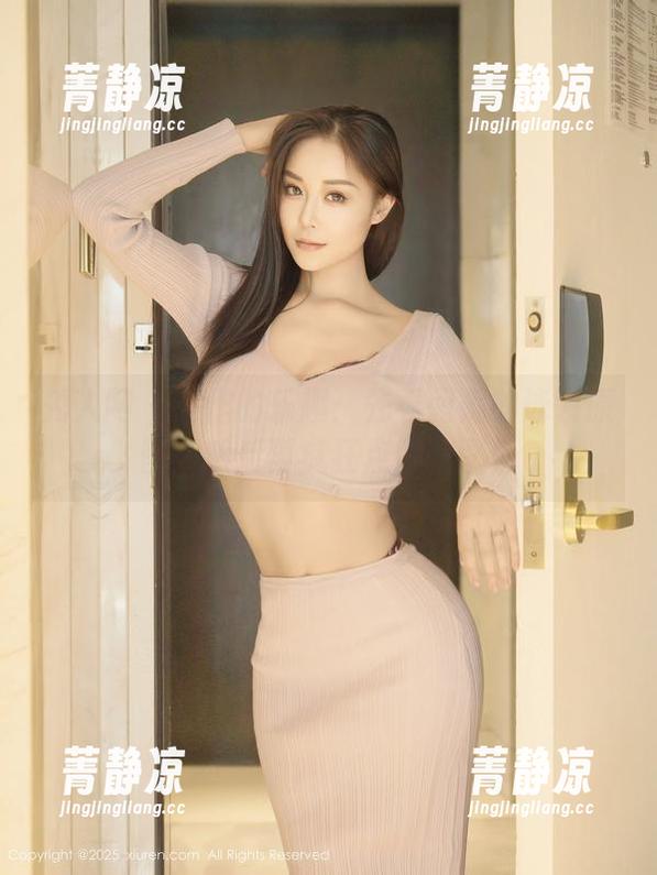 秀人网 - 工作的乐趣：先看闵妮的泳装原图，然后再疯狂点赞套图！