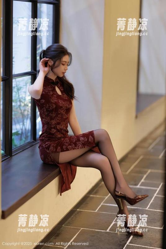秀人网 - 静颜宁的礼服写真合集：每一件都是摆设，除了我还是我。