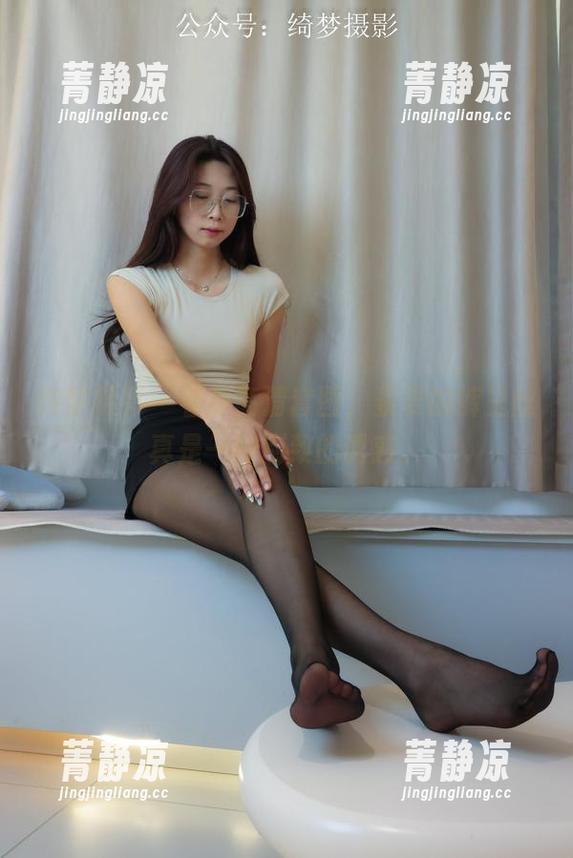 绮梦摄影-姜姜 绮梦摄影 - 看那高清套图,姜姜的裤里丝真是一种别致的诱惑。