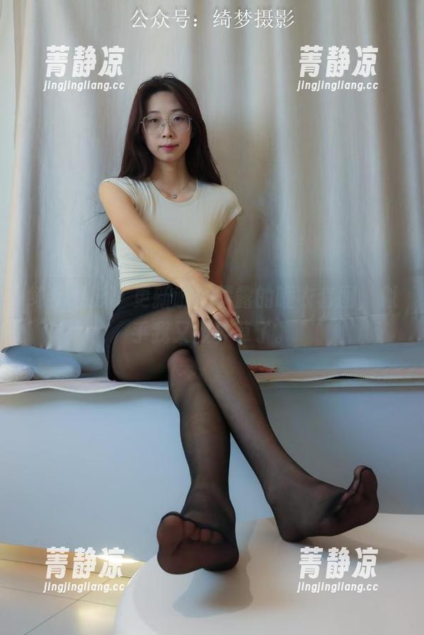 绮梦摄影 - 更新啦！露露的睡衣套图，似乎我又被种草了。