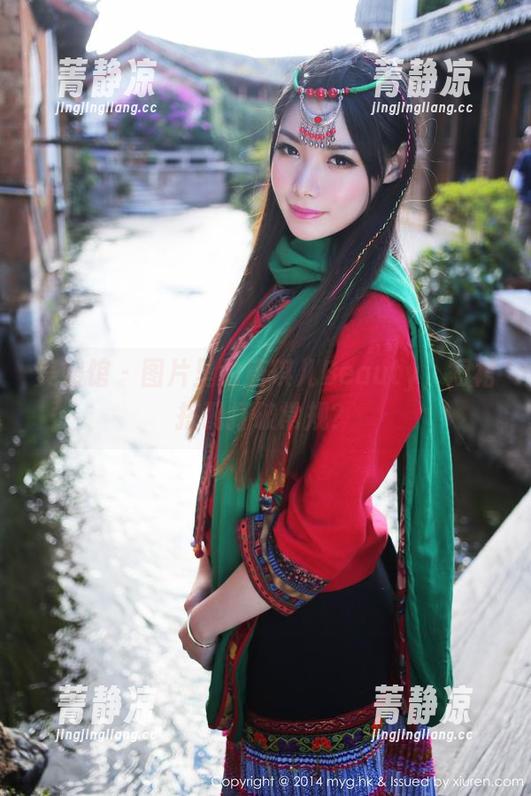 美媛馆 - 图片里的唐琪儿Beauty，短裙搭配打破常规？