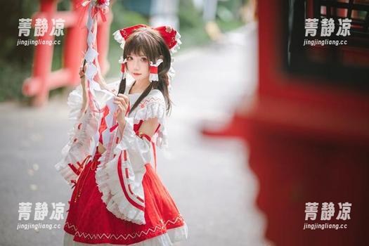美图合集：花柒Hana的宫园熏粉裙，穿上后能让你痴迷想去买股票！