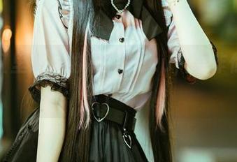 在浴缸里游荡的落落Raku，莫非你还在等下载？