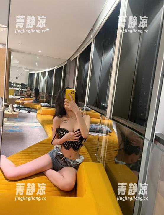 微密圈 - 运动白袜是啥？翻翻葛征的美图，或许你会爱上它！