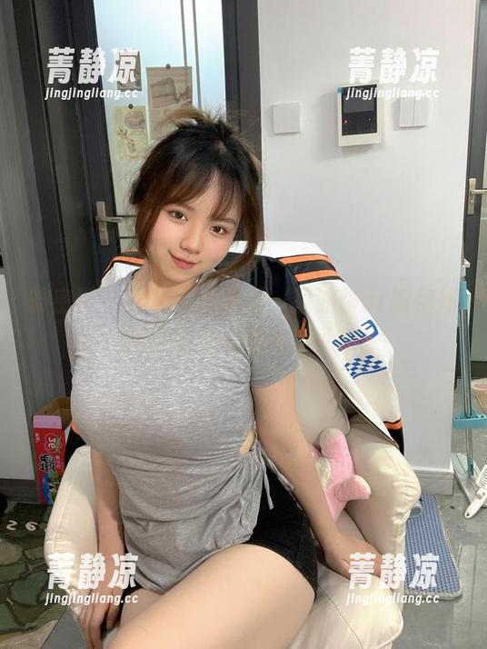 微密圈 - 最新照片更新，葱油饼er教你如何用露背毛衣增加回头率！