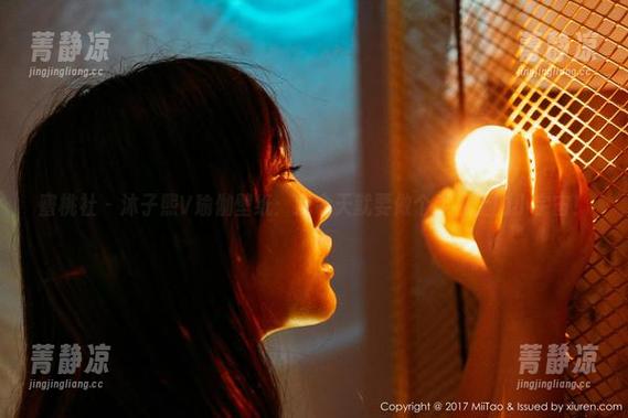 蜜桃社 - 沐子熙V瑜伽壁纸：我今天就要做个手机上的小宇宙！