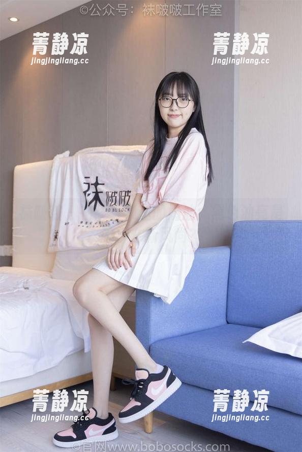 袜啵啵 - 在线合集里的奶油：黑色油亮是种什么新风尚？
